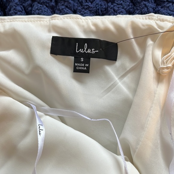 White Lulus bodysuit. New with tags. Never worn. - Picture 4 of 4